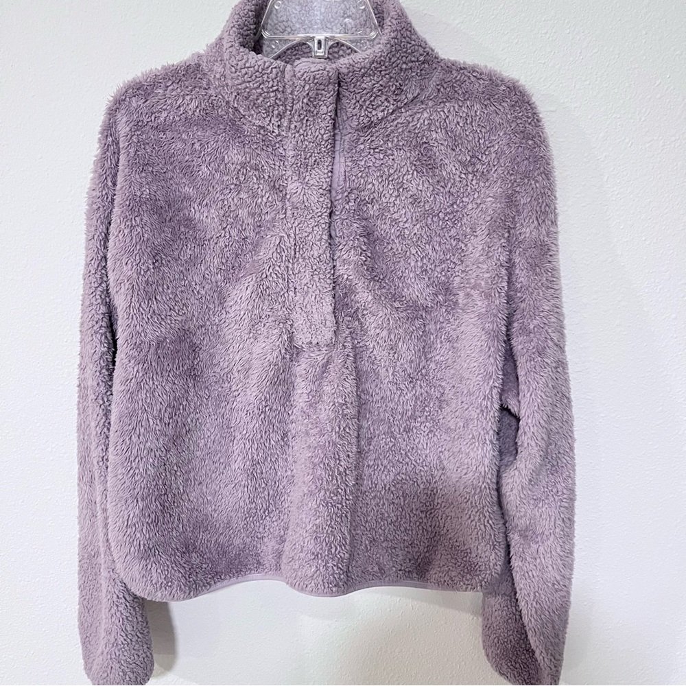 H&M fuzzy fleece pullover. Lavender. Women’s Size Medium